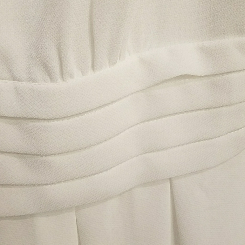 Short White Dress - Picture 4 of 4